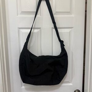 BAGGU Large Crescent Bag - 37.5” strap - no key leash